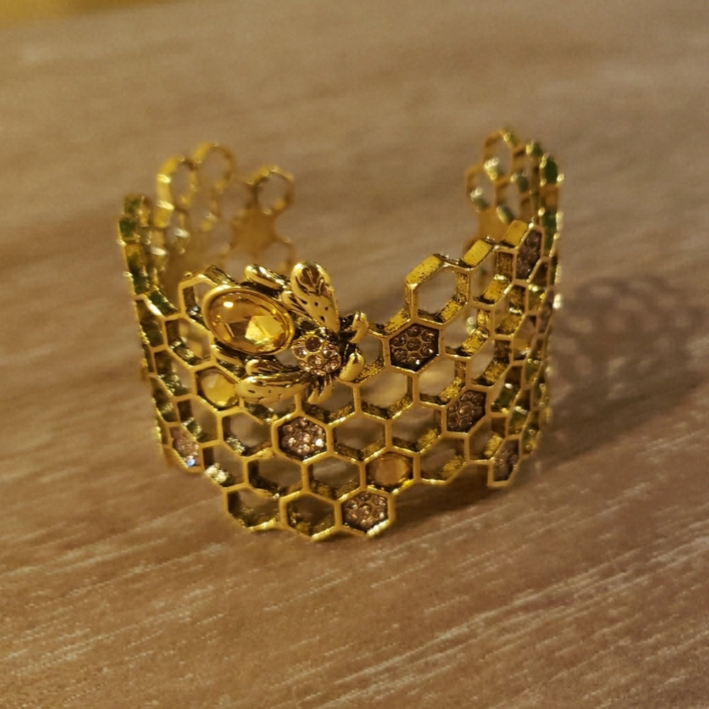 NEW! Gold Honeycomb Bee Cuff  Bracelet with Gold Accents - Picture 7 of 7